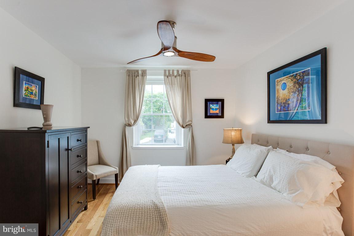 4914 29th Road South, Unit A2 Arlington, VA 22206 - Photo 13 of 30 a bedroom with a bed and a window