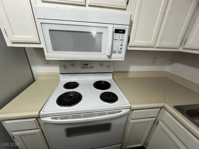 $1,500 | 3450 Erva Street, Unit 212, Las Vegas, NV 89117