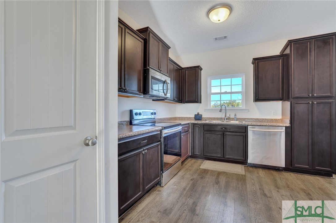 1318 Talmadge Road Allenhurst, GA 31301 - Photo 3 of 38