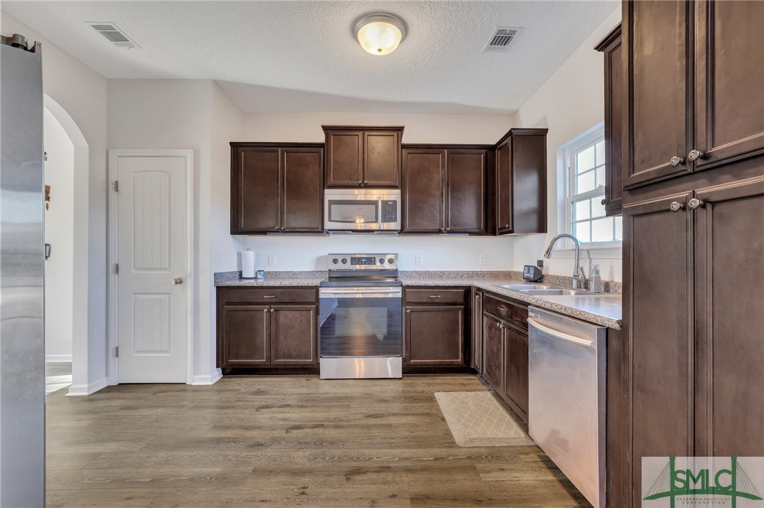 1318 Talmadge Road Allenhurst, GA 31301 - Photo 8 of 38