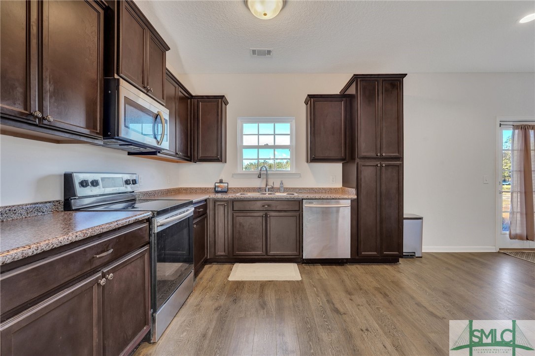 1318 Talmadge Road Allenhurst, GA 31301 - Photo 9 of 38