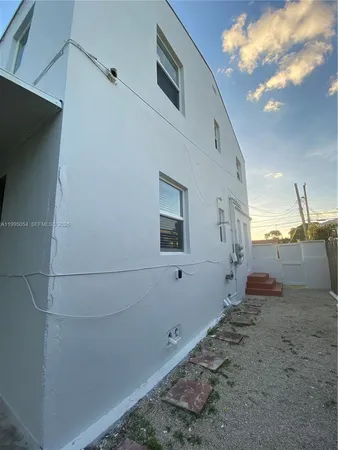 $2,600 | 2833 Southwest 38th Avenue, Unit 2833, Miami, FL 33134
