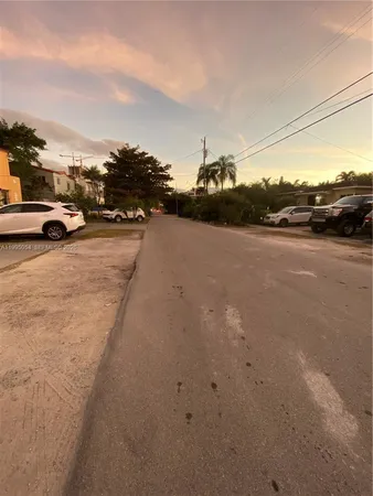 $2,600 | 2833 Southwest 38th Avenue, Unit 2833, Miami, FL 33134
