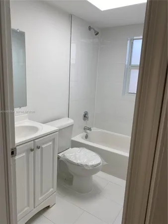 $2,600 | 2833 Southwest 38th Avenue, Unit 2833, Miami, FL 33134
