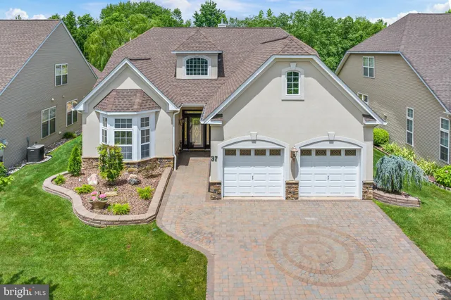$675,000 | 37 Monte Carlo Drive, Hamilton, NJ 08691