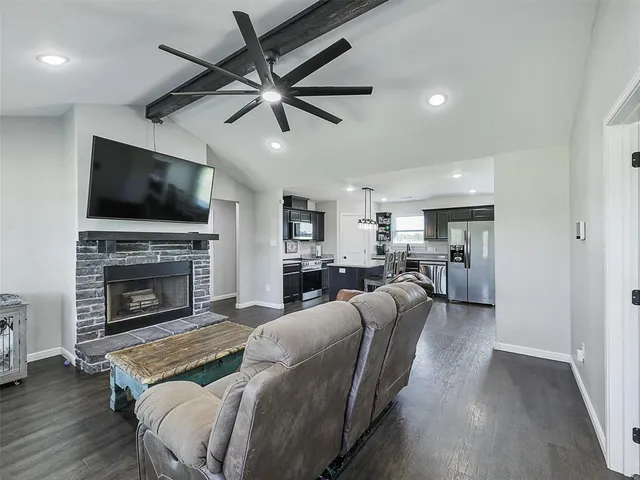 $475,000 | 1460 County Road 701, Cleburne, TX 76031