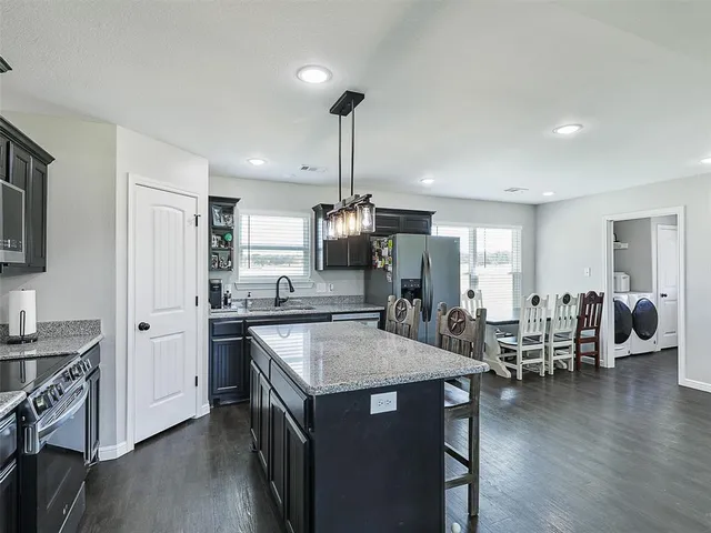 $475,000 | 1460 County Road 701, Cleburne, TX 76031