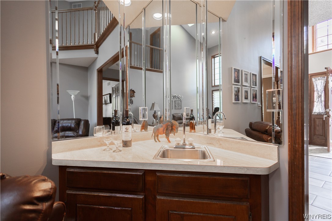 4 Buttonwood Lane Amherst, NY 14051 - Photo 5 of 21 Wet Bar