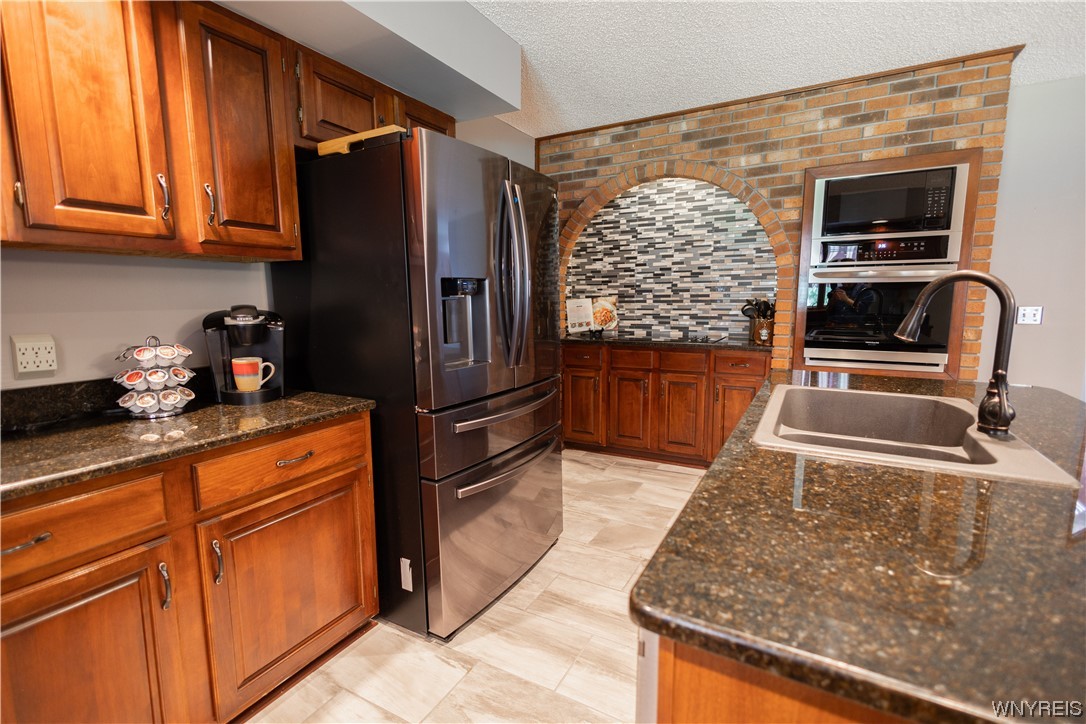 4 Buttonwood Lane Amherst, NY 14051 - Photo 7 of 21 Kitchen