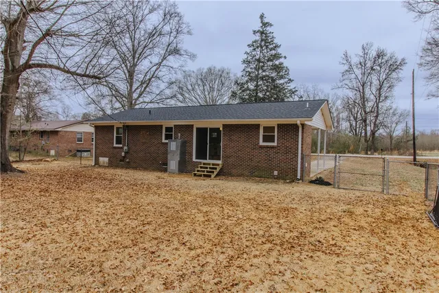 $212,000 | 319 East Hampton Avenue, Honea Path, SC 29654