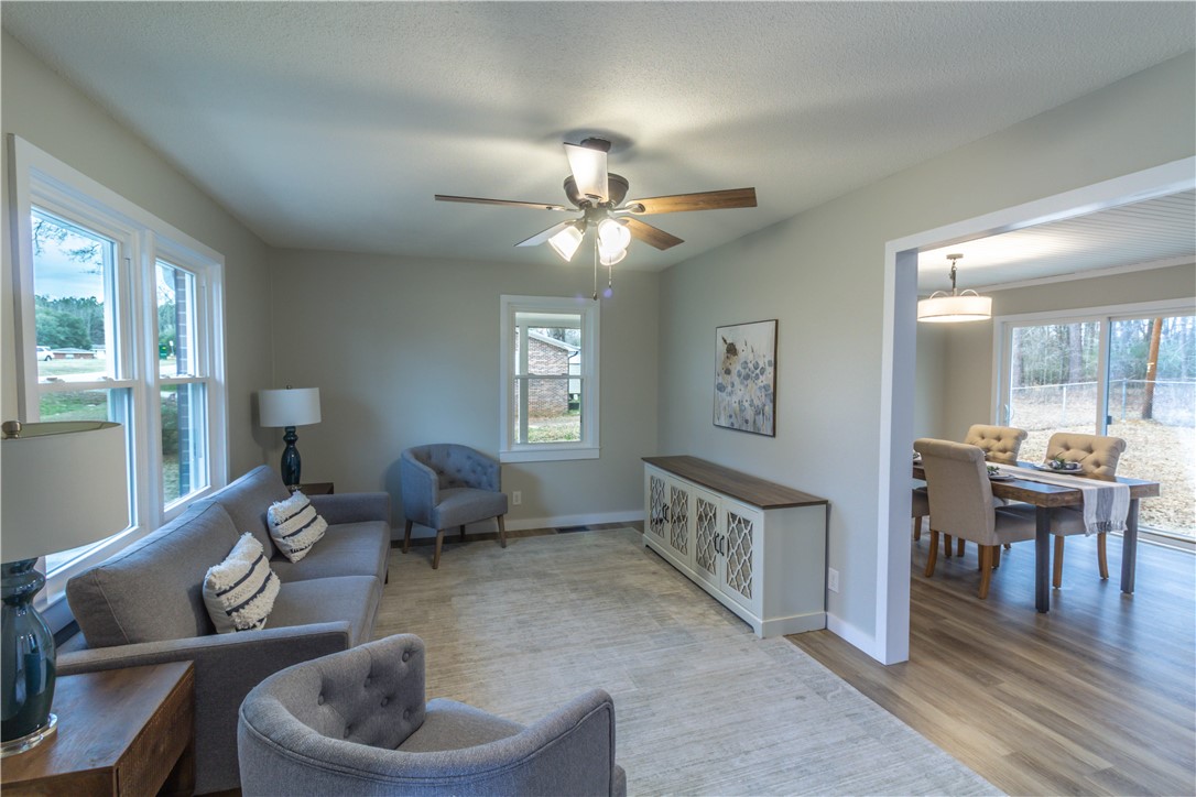 319 East Hampton Avenue Honea Path, SC 29654 - Photo 3 of 35