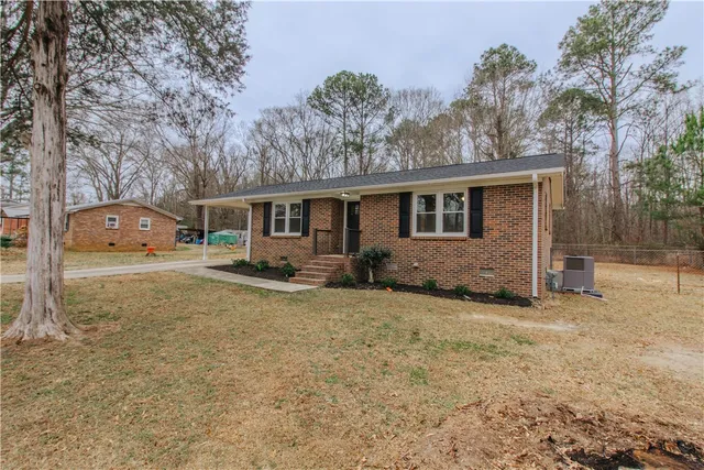 $212,000 | 319 East Hampton Avenue, Honea Path, SC 29654