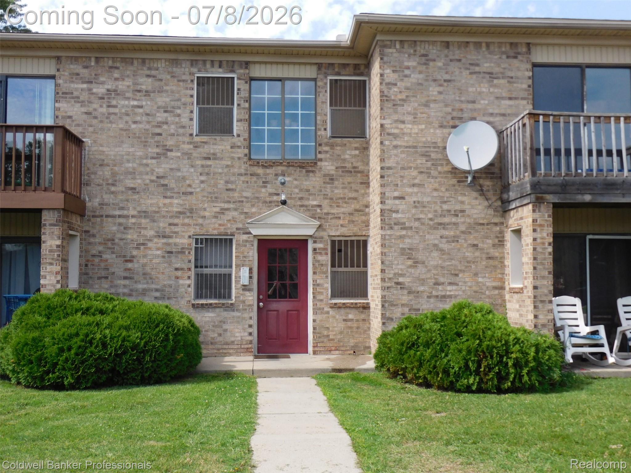 284 East 13 Mile Road Madison Heights, MI 48071 - Photo 2 of 21 DSCI2592.JPG