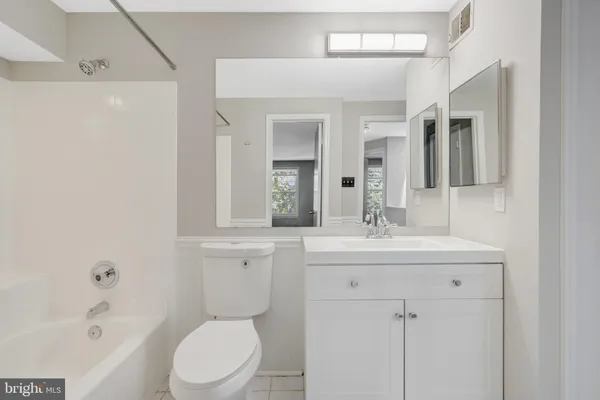 $2,250 | 6014 Havener House Way, Centreville, VA 20120