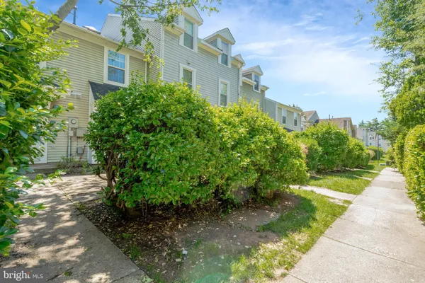 $2,250 | 6014 Havener House Way, Centreville, VA 20120