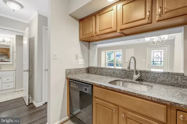 $2,250 | 6014 Havener House Way, Centreville, VA 20120