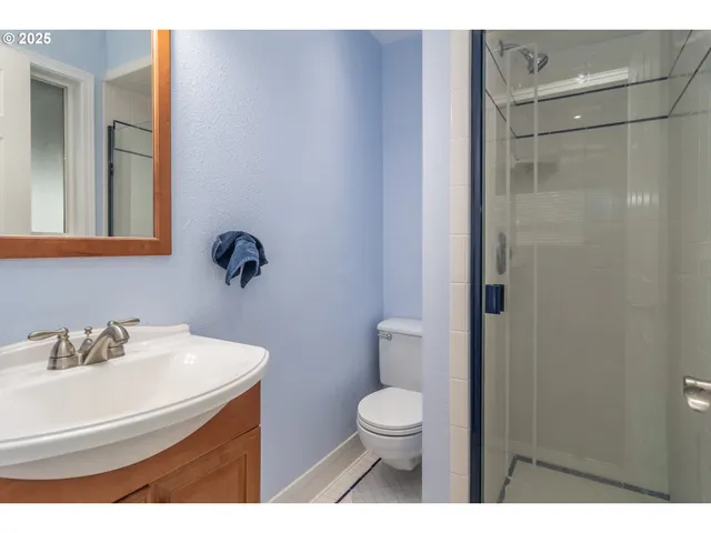 $749,000 | 1821 Northwest Sellwood Street, Roseburg, OR 97471