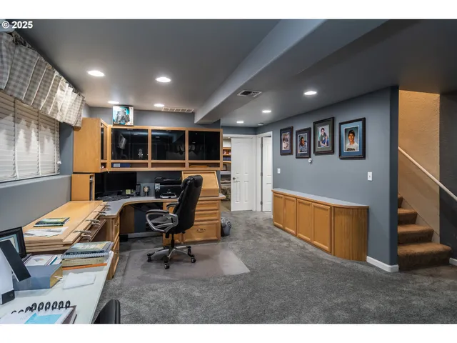 $749,000 | 1821 Northwest Sellwood Street, Roseburg, OR 97471