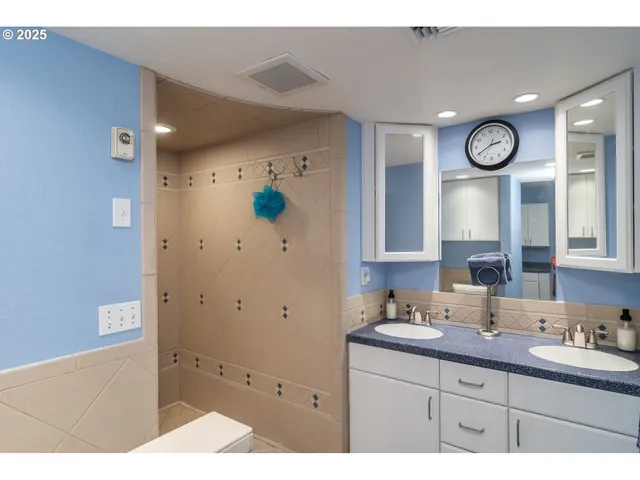 $749,000 | 1821 Northwest Sellwood Street, Roseburg, OR 97471