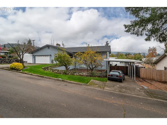 $749,000 | 1821 Northwest Sellwood Street, Roseburg, OR 97471