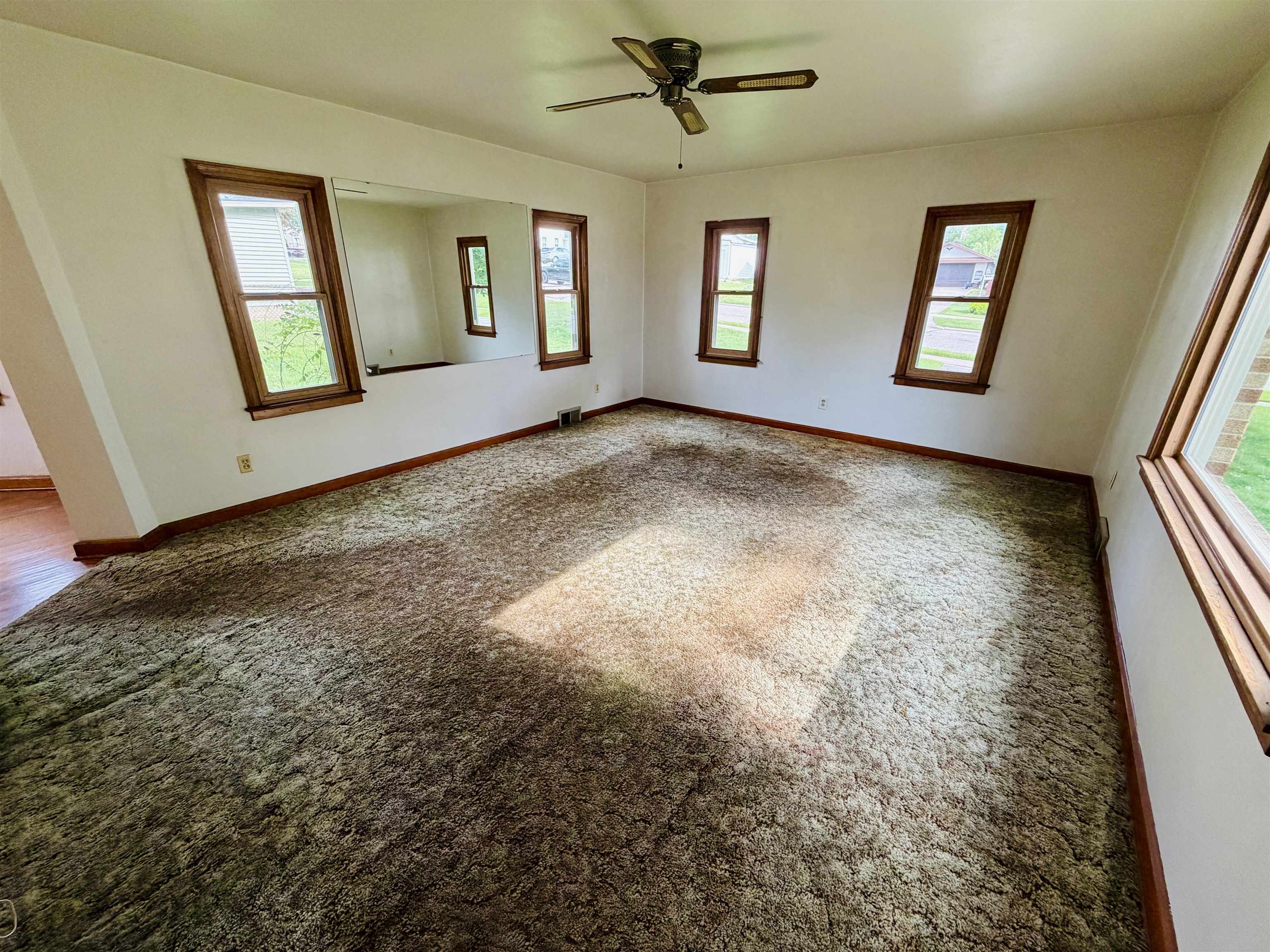 820 9th Avenue Monroe, WI 53566 - Photo 7 of 33
