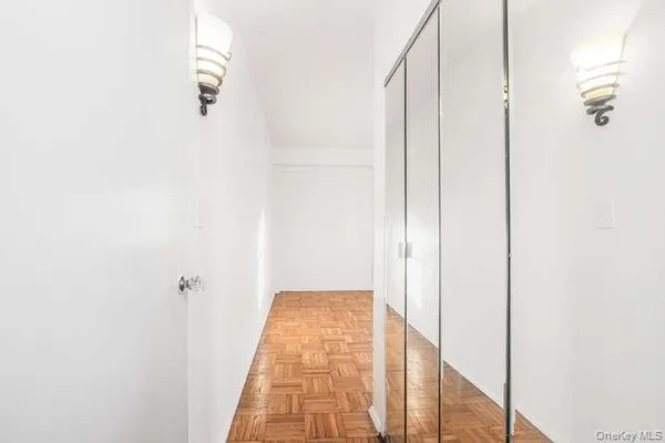 $220,000 | 6 Fordham Hill Ovl, Unit 15F | University Heights