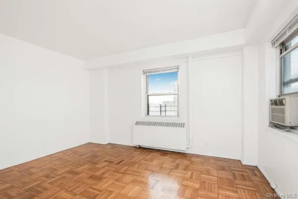 $220,000 | 6 Fordham Hill Ovl, Unit 15F | University Heights