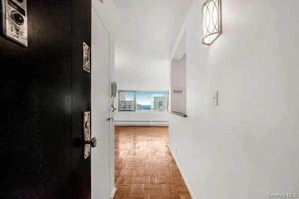 $220,000 | 6 Fordham Hill Ovl, Unit 15F | University Heights