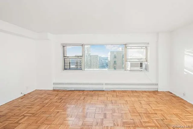 $230,000 | 6 Fordham Hill Ovl, Unit 15F | University Heights