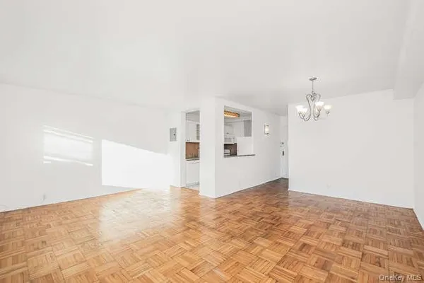 $220,000 | 6 Fordham Hill Ovl, Unit 15F | University Heights