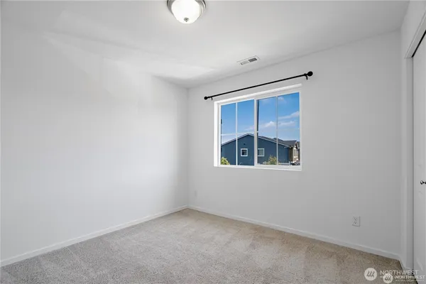 $3,100 | 18328 110th Avenue East, Puyallup, WA 98374