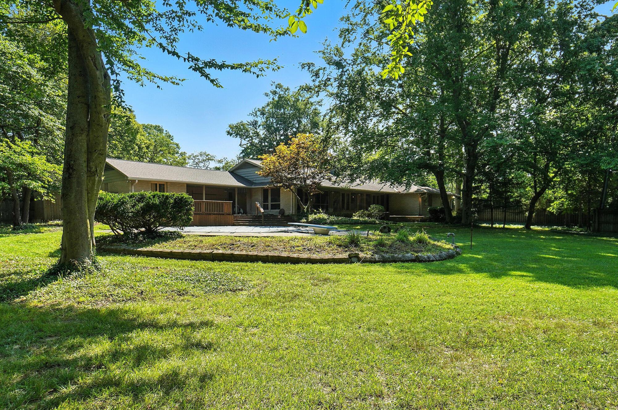 3885 Woodbridge Road Columbus, OH 43220 - Photo 150 of 158 144