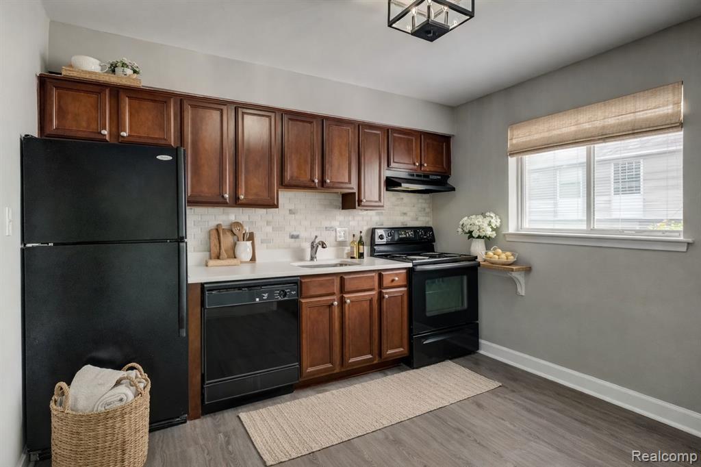 629 West Maple Road, Unit 13 Clawson, MI 48017 - Photo 3 of 15