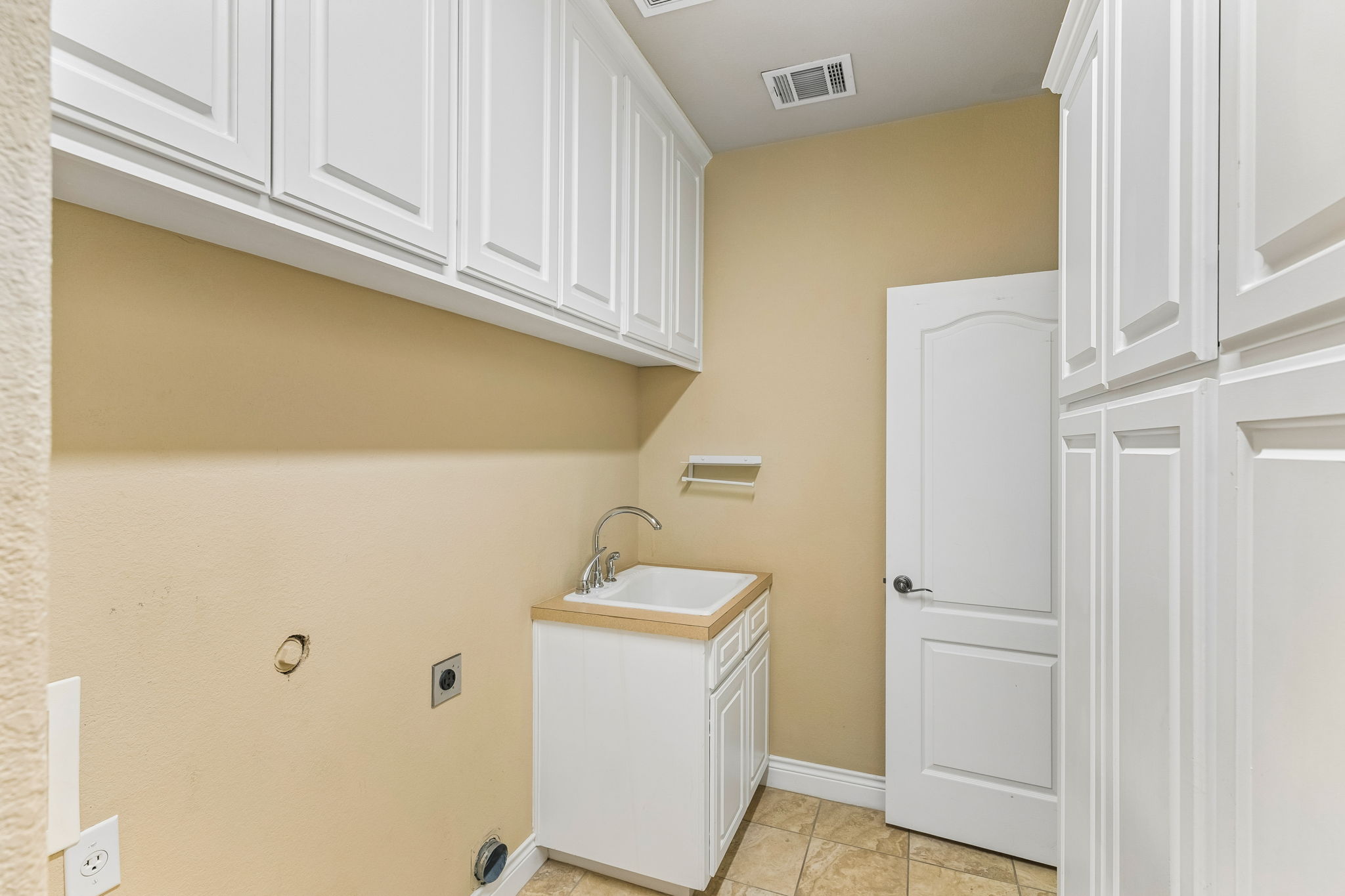 4802 Hidden Springs Trail Georgetown, TX 78633 - Photo 30 of 38 Storage and more Storage!