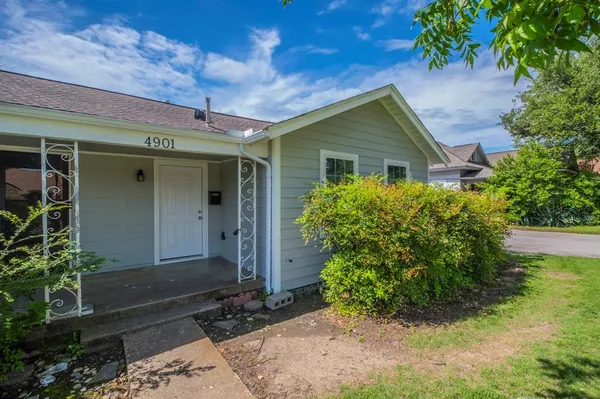 $1,375 | 4901 Curzon Avenue, Unit 105, Fort Worth, TX 76107