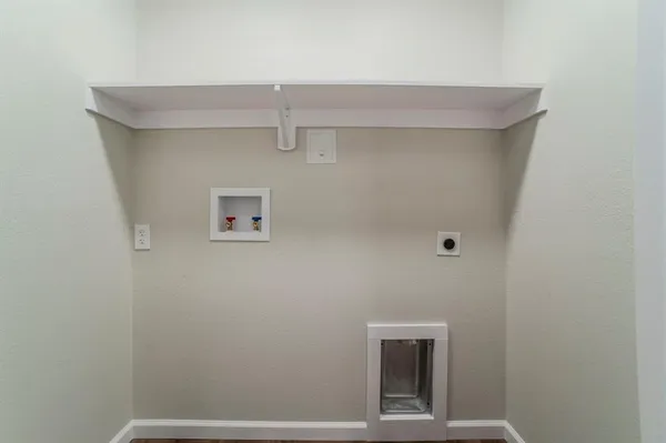 $1,375 | 4901 Curzon Avenue, Unit 105, Fort Worth, TX 76107
