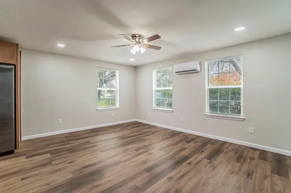$1,375 | 4901 Curzon Avenue, Unit 105, Fort Worth, TX 76107