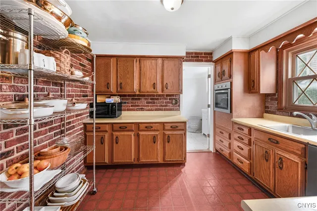 $165,000 | 124 Curtis Place, Auburn, NY 13021