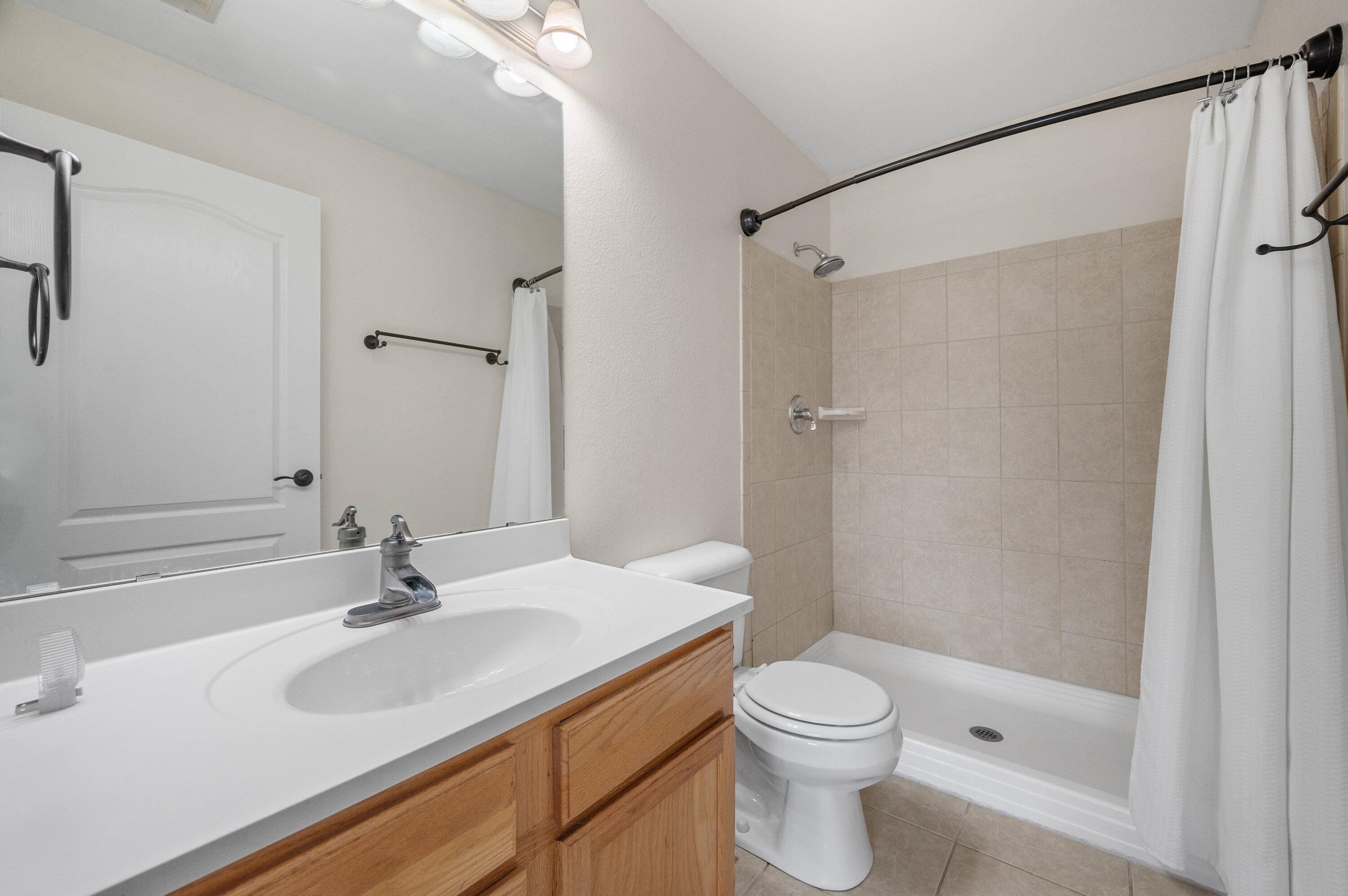 9301 South Cobblestone Way, Unit H Franklin, WI 53132 - Photo 15 of 33 0114