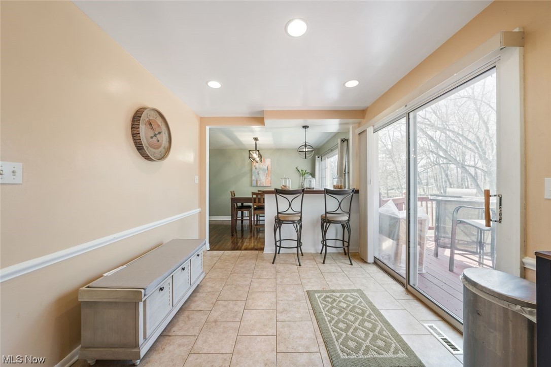1040 Oak Tree Road Akron, OH 44320 - Photo 10 of 35