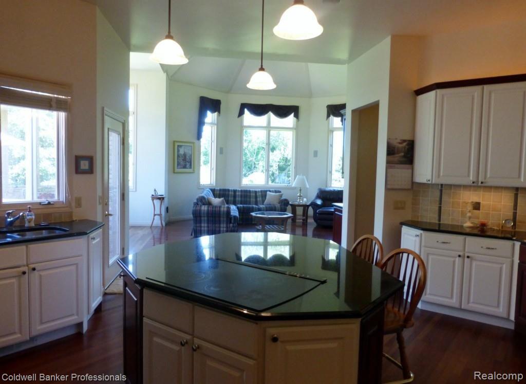 6928 Oakhurst Ridge Road Clarkston, MI 48348 - Photo 15 of 42 14.jpg