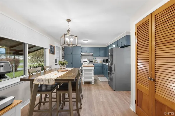 $299,900 | 110 Trent Lane, Camillus, NY 13031