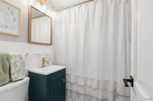 $299,900 | 110 Trent Lane, Camillus, NY 13031