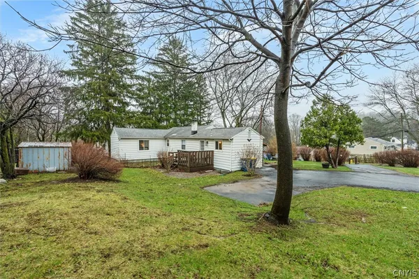 $299,900 | 110 Trent Lane, Camillus, NY 13031