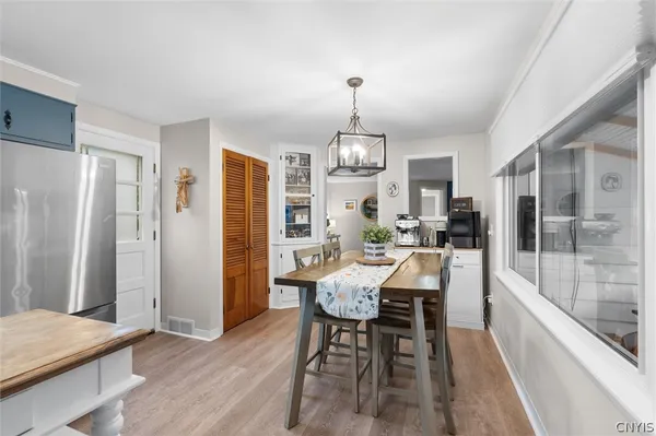 $299,900 | 110 Trent Lane, Camillus, NY 13031