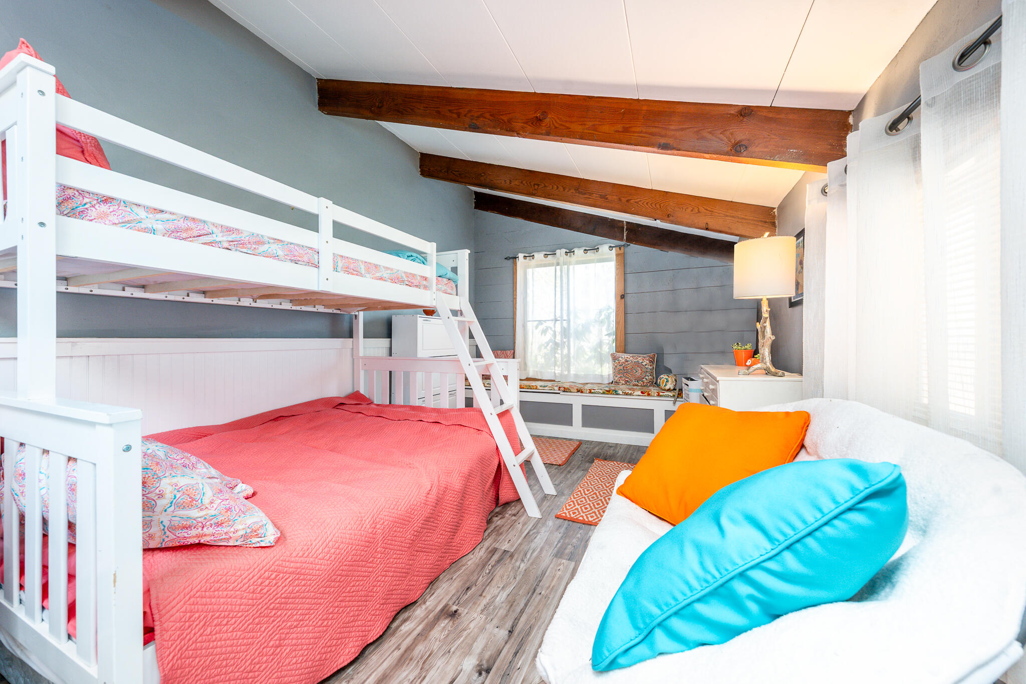 34 Erics Way, Unit G 7 Wellfleet, MA 02667 - Photo 14 of 24 a bedroom with a bed and a dresser