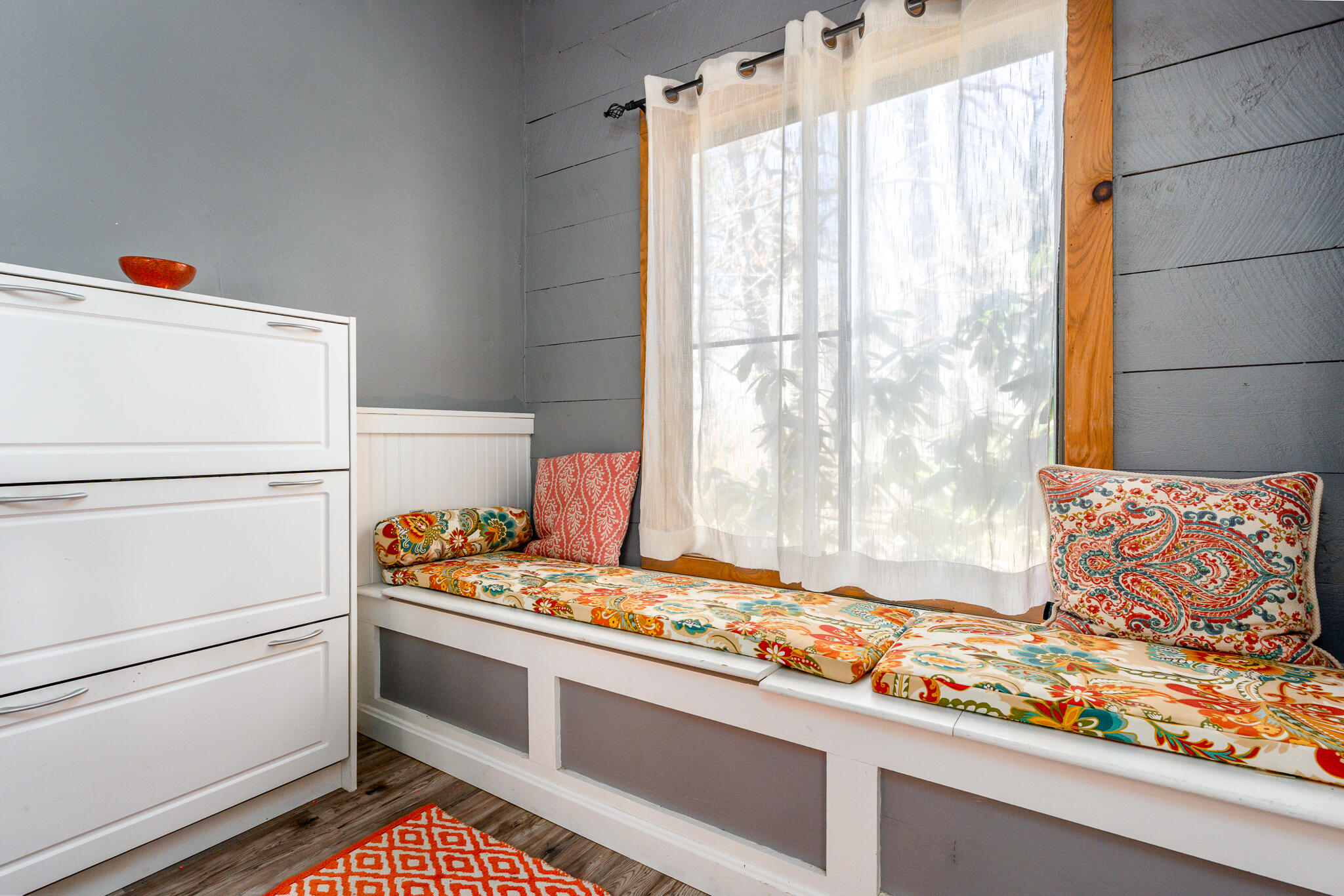 34 Erics Way, Unit G 7 Wellfleet, MA 02667 - Photo 15 of 24 a kitchen with a stove and a white refrigerator