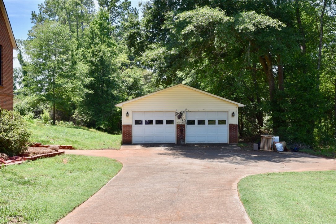 613 Issaqueena Trail Clemson, SC 29631 - Photo 6 of 49 Gallery Image 6
