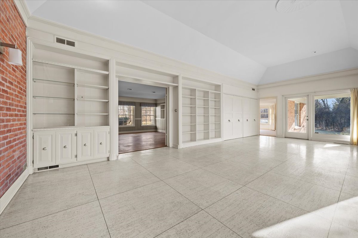 262 Foster Place Lake Forest, IL 60045 - Photo 9 of 27 a view of an empty room with a window