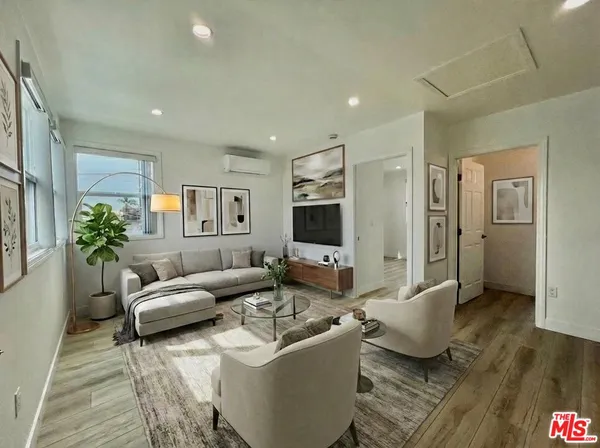 $1,999 | 1321 1/4 Normandie Avenue, Los Angeles, CA 90027